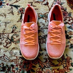 Brand new Skechers size 10 pink color